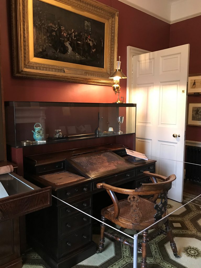 Charles Dickens's desk 